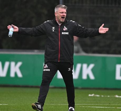 07.10.2025, xophax, Fussball , Fussball-Bundesliga 1.FC Köln Saison 2025 2026 Training Trainer Lukas Kwasniok (DFL DFB REGULATIONS PROHIBIT ANY USE OF PHOTOGRAPHS as IMAGE SEQUENCES and or QUASI-VIDEO) Koeln