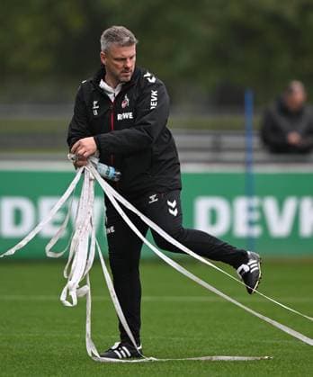 07.10.2025, xophax, Fussball , Fussball-Bundesliga 1.FC Köln Saison 2025 2026 Training Trainer Lukas Kwasniok (DFL DFB REGULATIONS PROHIBIT ANY USE OF PHOTOGRAPHS as IMAGE SEQUENCES and or QUASI-VIDEO) Koeln