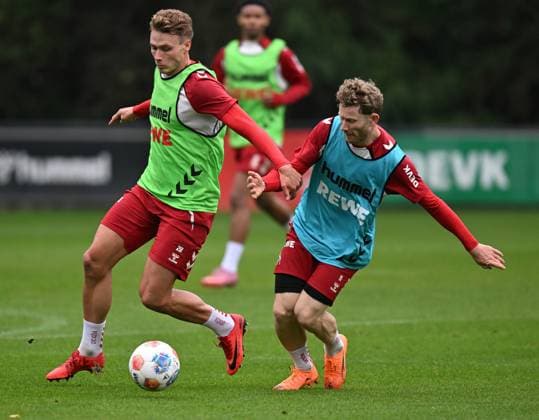 07.10.2025, xophax, Fussball , Fussball-Bundesliga 1.FC Köln Saison 2025 2026 Training Sebastian Sebulonsen , links und Florian Kainz (DFL DFB REGULATIONS PROHIBIT ANY USE OF PHOTOGRAPHS as IMAGE SEQUENCES and or QUASI-VIDEO) Koeln
