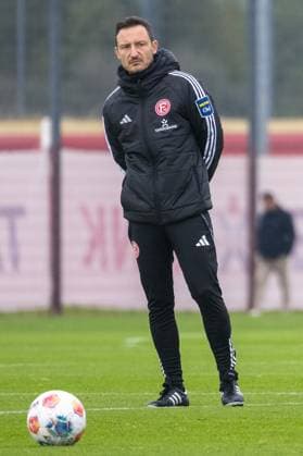 07.10.2025, Fussball: 2. Bundesliga, Saison 2025 2026, öffentliches Training, Fortuna Düsseldorf auf dem Trainingsgelände an der Merkur Spiel-Arena in Düsseldorf. Florian Junge (Fortuna Duesseldorf, Co-Trainer) auf dem Traingsplatz. Foto: Kirchner-Media TH