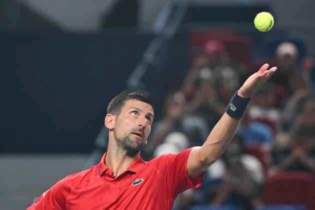 (251007) -- SHANGHAI, Oct. 7, 2025 -- Novak Djokovic competes during the men s singles round of 16 match between Novak Djokovic of Serbia and Jaume Munar of Spain at the ATP, Tennis Herren World Tour Shanghai Masters tennis tournament in Shanghai, east China, Oct. 7, 2025. ) (SP)CHINA-SHANGHAI-TENNIS-ATP TOUR-SHANGHAI MASTERS-MEN S SINGLES (CN) ChenxHaoming 