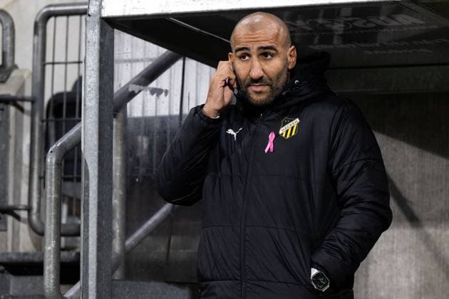 251007 Head coach Mak Lind of Häcken ahead of the Uefa Women s Europa Cup football match between Häcken and Katowice on October 7, 2025 in Gothenburg. Photo: Daniel Stiller BILDBYRAN kod DS DS0515 fotboll football soccer fotball europa cup häcken katowice uefa womenÂ s europa cup dam bbeng Copyright: DANIELxSTILLER BB251007DS018