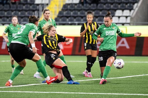 251007 Alice Bergström of Häcken and Marcjanna Zawadzka of Katowice during the Uefa Women s Europa Cup football match between Häcken and Katowice on October 7, 2025 in Gothenburg. Photo: Daniel Stiller BILDBYRAN kod DS DS0515 fotboll football soccer fotball europa cup häcken katowice uefa womenÂ s europa cup dam bbeng Copyright: DANIELxSTILLER BB251007DS027