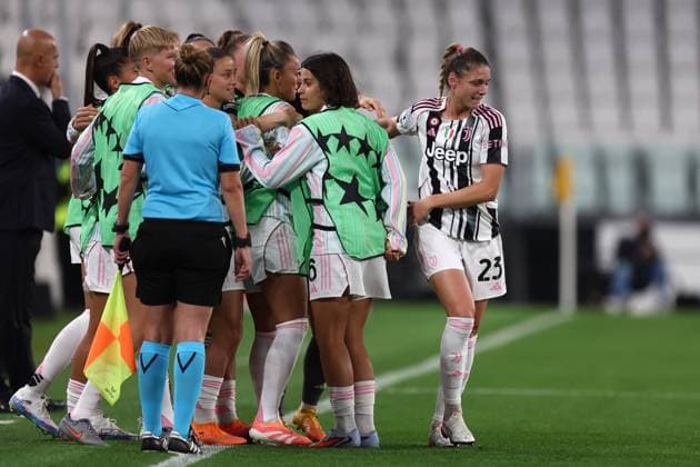 Juventus Fc v SL Benfica- UEFA Womens Champions League 2025 26 League Phase MD1 Cecilia Salvai of Juventus Fc celebrates with his team mates after scoring a goal during the UEFA Womens Champions League Phase MD1 match between Juventus Fc and SL Benficaat Allianz Stadium on October 7, 2025 in Turin, Italy . Torino Allianz Stadium Italy Copyright: xMarcoxCanonierox