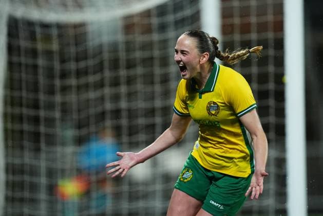 STOCKHOLM, SWEDEN 20251007 Hammarbys Vilde Hasund and Branns Ingrid Stenevik during Tuesday s second qualifying round for the European Cup, match 1 in the best of 2, between Hammarby IF and SK Brann at Grimsta IP. STOCKHOLM SWEDEN x11288x