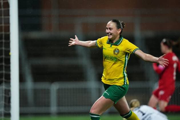 STOCKHOLM, SWEDEN 20251007 Hammarbys Vilde Hasund and Branns Ingrid Stenevik during Tuesday s second qualifying round for the European Cup, match 1 in the best of 2, between Hammarby IF and SK Brann at Grimsta IP. STOCKHOLM SWEDEN x11288x