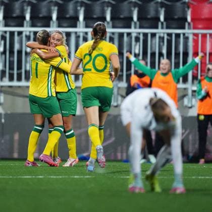 STOCKHOLM, SWEDEN 20251007 Hammarby s Ellen Wangerheim and Brann s Signe Gaupset during Tuesday s second qualifying round for the European Cup, match 1 in the best of 2, between Hammarby IF and SK Brann at Grimsta IP. STOCKHOLM SWEDEN x11288x