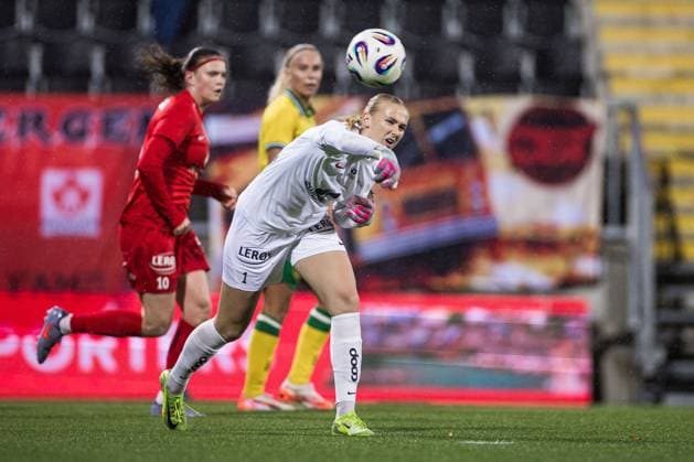 251007 Goalkeeper Selma Panengstuen of Brann during the UEFA Women s Europa Cup football match between Hammarby and Brann on October 7, 2025 in Stockholm. Photo: Kenta Jönsson BILDBYRAN COP 210 KJ0277 fotboll football soccer fotball uefa womens europa cup hammarby brann women dam bbeng Copyright: KENTAxJÖNSSON BB251007KJ066