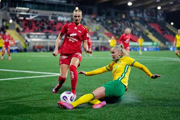 STOCKHOLM, SVERIGE 20251007 Branns Mia Authen och Hammarbys Anna Josendal under tisdagens andra kvalomgang till Europa cup, match 1 i bäst av 2, mellan Hammarby IF och SK Brann pa Grimsta IP. STOCKHOLM SVERIGE x11288x