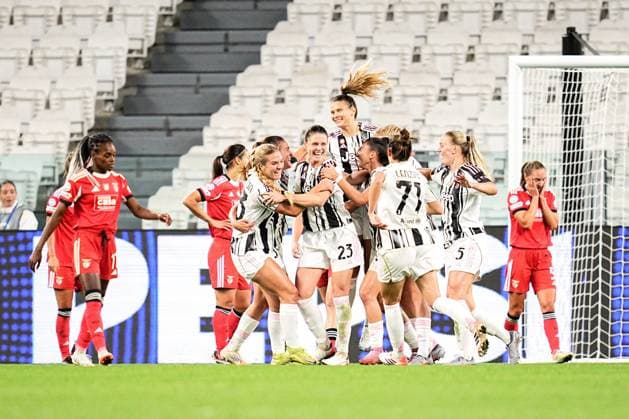 Juventus Cecilia Salvai celebrates after scoring goal for his team during the UEFA Women s Champions League soccer match between Juventus FC W and S.L. Benfica at the Allianz Stadium in Turin, north west Italy - Tuesday, October 07, 2025. - Soccer .  Copyright: xMarcoxAlpozzi LaPressex