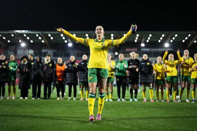 STOCKHOLM, SWEDEN 20251007 Hammarby s Ellen Wangerheim and Brann s Signe Gaupset during Tuesday s second qualifying round for the European Cup, match 1 in the best of 2, between Hammarby IF and SK Brann at Grimsta IP. STOCKHOLM SWEDEN x11288x