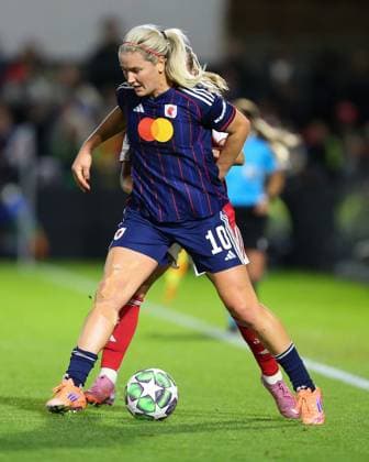 Borehamwood, England, October 07 2025: Lindsey Heaps (10 OL Lyonnes) during the UEFA Womens Champions League game between Arsenal and OL Lyonnes at Mangata Developments Stadium Meadow Park in Borehamwood, England. (Photo by Jay Patel Sports Press Photo SPP) Copyright: xJayxPatel SportsxPressxPhoto SPPx Sportspressphoto_SPR39804
