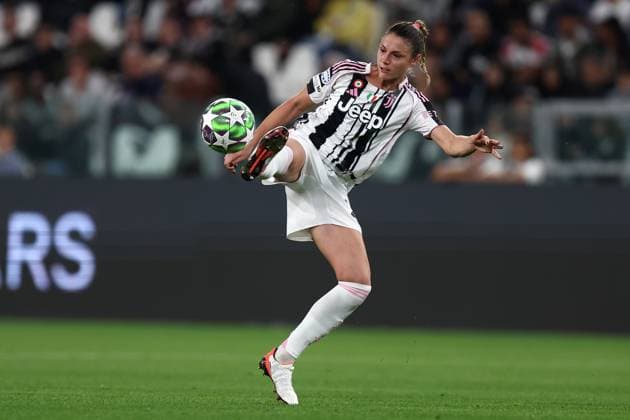 Juventus Fc v SL Benfica - UEFA Women Champions League 2025 26 League Phase MD1 Cecilia Salvai of Juventus Fc in action during the UEFA Women Champions League Phase MD1 match between Juventus Fc and SL Benfica at Allianz Stadium on October 7, 2025 in Turin, Italy . Torino Allianz Stadium Italy Copyright: xMarcoxCanonierox