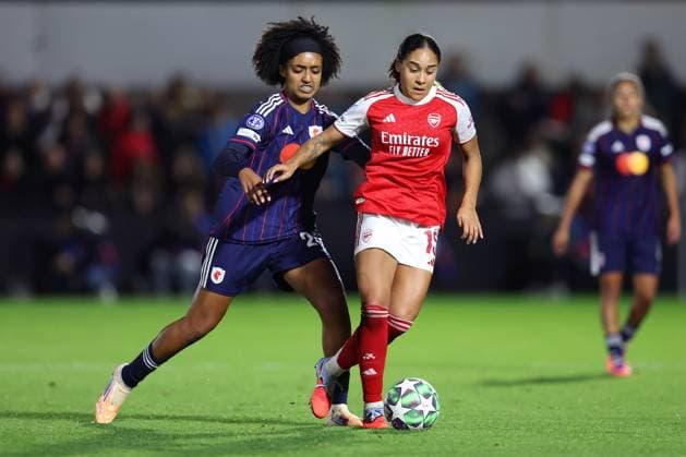 Arsenal v OL Lyonnes Women 07 October 2025, Boreham Wood - UEFA Women™s Champions League - Arsenal v OL Lyonnes Women - Lily Yohannes of OL Lyonnes fouls Olivia Smith of Arsenal - Photo: Charlotte Wilson Offside. Boreham Wood UK Copyright: xCharlottexWilsonx xOffsidexOffside