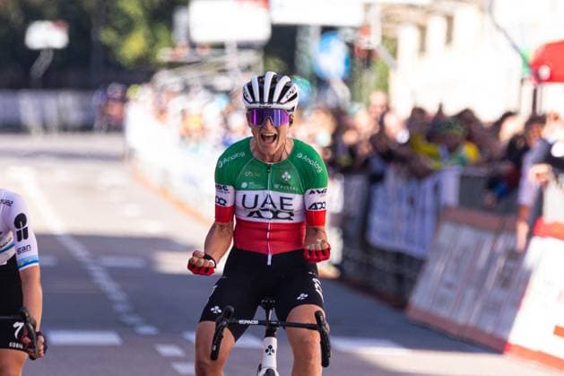 Sport Bilder des Tages 5th Tre Valli Varesine Women s Race 2025 Elisa Longo Borghini crosses the finish line of Tre Valli Varesine Women 2025, winning the 5th edition in Varese, Italy, on October 7, 2025. Varese Italy  Copyright: xTommasoxBerardix originalFilename:berardi-trevalli251007_npcjn.jpg