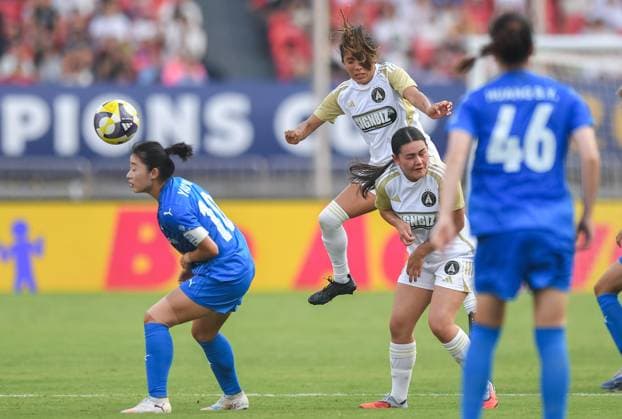 (251008) -- WUHAN, Oct. 8, 2025 -- Yao Wei (1st L) of Wuhan Jiangda WFC heads the ball during the FIFA Women s Championships Cup 2026 football match between Wuhan Jiangda WFC of China and Auckland United FC of New Zealand in Wuhan, central China s Hubei Province, Oct. 8, 2025. ) (SP)CHINA-WUHAN-FOOTBALL-FIFA WOMEN S CHAMPIONSHIPS CUP 2026-WUHAN JIANGDA WFC VS AUCKLAND UNITED FC (CN) DuxZixuan 