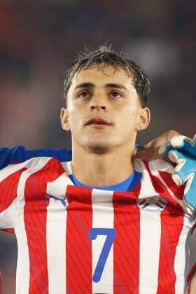 ASUNCION, PARAGUAY - SEPTEMBER 04: Ramon Sosa of Paraguay national team, Nationalteam looks on, headshot, during the FIFA World Cup, WM, Weltmeisterschaft, Fussball 2026 Qualifier match between Paraguay and Ecuador at Estadio Defensores del Chaco on September 04, 2025 in Asuncion, Paraguay. Paraguay v Ecuador - FIFA World Cup 2026 Qualifier Copyright: xSFSIx