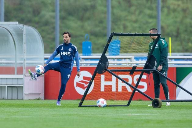 08.10.2025, Fussball, Saison 2025 2026, Training FC Schalke 04, Kenan Karaman (FC Schalke 04), Gelsenkirchen Trainingsgelände FC Schalke 04 NRW Deutschland xRHR-FOTO YYx Copyright: RHR-FOTOx RHR-FOTO YY