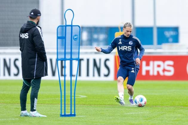 08.10.2025, Fussball, Saison 2025 2026, Training FC Schalke 04, Finn Porath (FC Schalke 04), Gelsenkirchen Trainingsgelände FC Schalke 04 NRW Deutschland xRHR-FOTO YYx Copyright: RHR-FOTOx RHR-FOTO YY