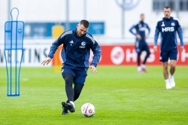 08.10.2025, Fussball, Saison 2025 2026, Training FC Schalke 04, Hasan Kurucay (FC Schalke 04), Gelsenkirchen Trainingsgelände FC Schalke 04 NRW Deutschland xRHR-FOTO YYx Copyright: RHR-FOTOx RHR-FOTO YY
