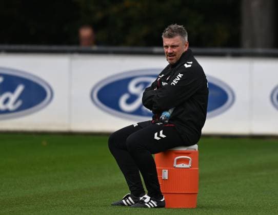 08.10.2025, xophax, Fussball , Fussball-Bundesliga 1.FC Köln Saison 2025 2026 Training Trainer Lukas Kwasniok ( 1.FC Köln ) (DFL DFB REGULATIONS PROHIBIT ANY USE OF PHOTOGRAPHS as IMAGE SEQUENCES and or QUASI-VIDEO) Koeln