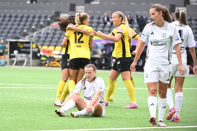 08 10 2025, Bern, Stadion Wankdorf, Women s Europa Cup: BSC Young Boys Frauen - SFK 2000 Sarajevo, die Spielerinnen vom BSC Young Boys freuen sich über das Tor zum 1:0 durch Laura Frey of Young Boys. Bern Stadion Wankdorf Bern Switzerland Copyright: xJustPictures.ch ManuelxWinterbergerx jp-de-MaWi-MWI_3836