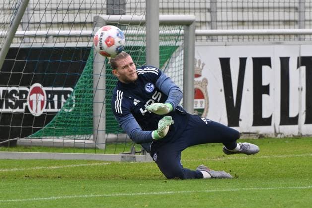 Torwart Loris Karius (Schalke 04) in Aktion 08.10.2025, Fussball 2. Bundesliga, Saison 2025 2026, Training FC Schalke 04 Gelsenkirchen Nordrhein Westfalen Deutschland