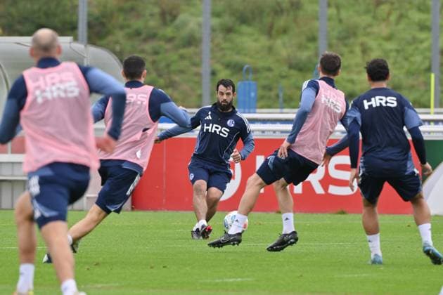 Amin Younes (FC Schalke 04), mi. 08.10.2025, Fussball 2. Bundesliga, Saison 2025 2026, Training FC Schalke 04 Gelsenkirchen Nordrhein Westfalen Deutschland