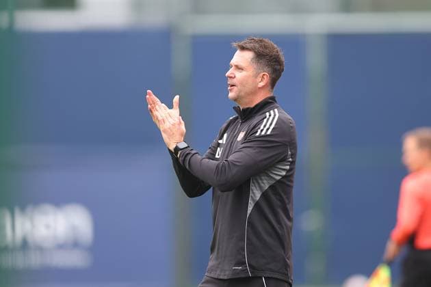 RB Leipzig - Dukla Prag Testspiel Leipzig, 08.10.2025, Trainingszentrum am Cottweg, Fußball, Männer, Saison 2025 2026, Testspiel, RB Leipzig - FK Dukla Prag , Im Bild: Trainer David Holoubek (Prag) ,