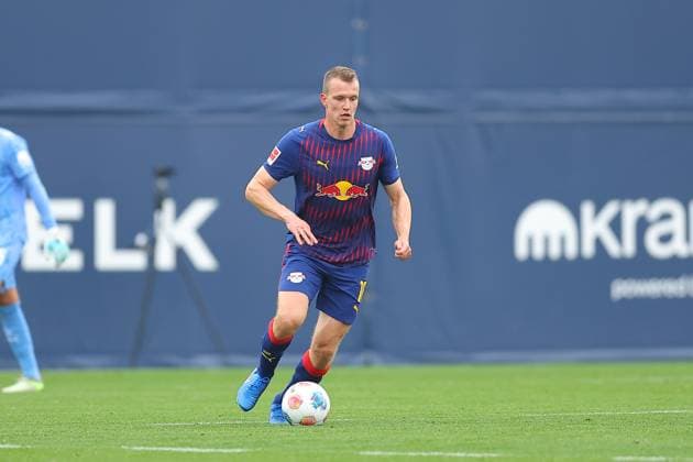 RB Leipzig - Dukla Prag Testspiel Leipzig, 08.10.2025, Trainingszentrum am Cottweg, Fußball, Männer, Saison 2025 2026, Testspiel, RB Leipzig - FK Dukla Prag 2:2 (2:0) , Im Bild: Lukas Klostermann (16, RB Leipzig) ,