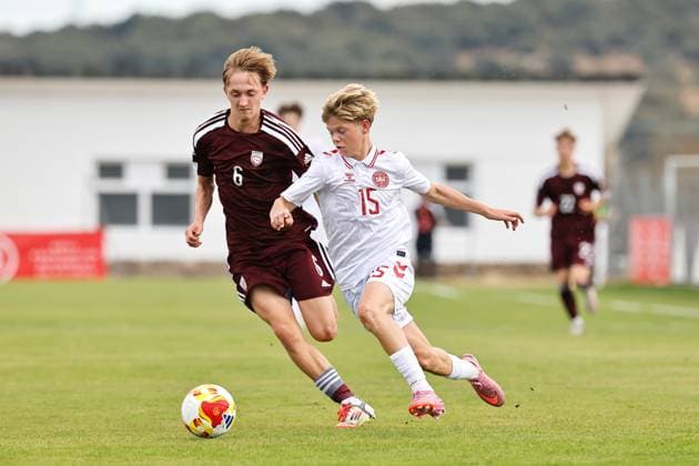 (L-R) Oskars Sulcs (LAT), Mads Jorgensen (DEN), OCTOBER 8, 2025 - Football Soccer : UEFA Under-17 Championship qualifying round group 4 match between U17, U 17 Latvia - U17 Denmark at the Ciudad Deportiva Los Angeles de San Rafael in Los Angeles de San Rafael, Spain. Noxthirdxpartyxsales  aflo_306342725