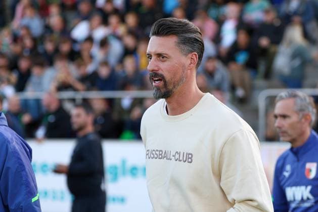 Chef-Trainer Sandro Wagner (FC Augsburg), FC Augsburg vs. SSV Ulm 1846, Fussball, Testspiel, 08.10.2025 Burgau Bayern Deutschland