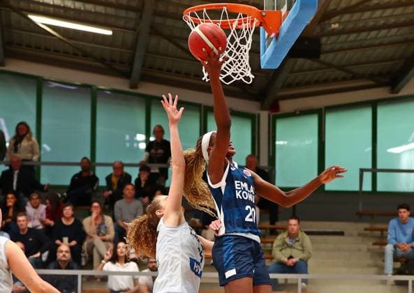 08.10.2025, xmohx, Basketball EuroCup Women, Saarlouis Royals - Emlak Konut SK Istanbul v.l. Luize Sila (Saarlouis), Victoria Macaulay (Emlak Konut) (DFL DFB REGULATIONS PROHIBIT ANY USE OF PHOTOGRAPHS as IMAGE SEQUENCES and or QUASI-VIDEO) Saarlouis