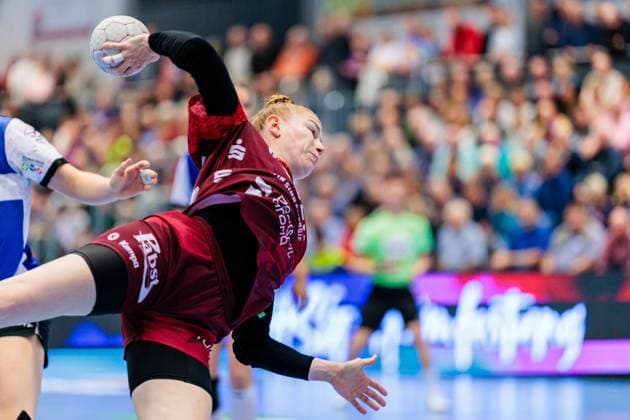 Meike Schmelzer (HSG Bensheim Auerbach, 24) im Torwurf GER, HSG Blomberg-Lippe vs. HSG Bensheim Auerbach, Handball, 1. Bundesliga Frauen, 8. Spieltag, Spielzeit 2025 2026, 08.10.2025 GER, HSG Blomberg-Lippe vs. HSG Bensheim Auerbach, Handball, 1. Bundesliga Frauen, 8. Spieltag, Spielzeit 2025 2026, 08.10.2025 Blomberg Copyright: xEibner-Pressefoto JanxRollingerx EP_JSK
