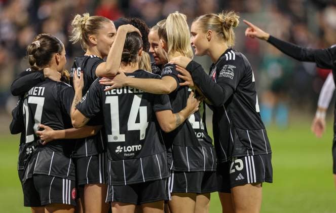 DEU, Frankfurt, Eintracht Frankfurt vs 1. FC Slovacko, UEFA Womenʼs Europa Cup, UEFA, Saison 2526, Stadion am Bretanobad, Playoffs, Hinspiel im Bild: Elisa Senß (Eintracht Frankfurt 6) erzielt das Tor zum 1:0 per Elfmeter, Jubel DFB DFL REGULATIONS PROHIBIT ANY USE OF PHOTOGRAPHS AS IMAGE SEQUENCES AND OR QUASI-VIDEO, 08.10.2025 Copyright: HMBxMedia HendrikxHamelau