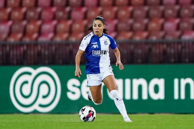 Switzerland: UEFA Women s Europa Cup 2025 2026, GC Frauenfussball vs Ajax Amsterdam, Letzigrund, Zurich: Qendresa Krasniqi (9 Grasshopper Club) in Aktion, am Ball Copyright: xDanielaxPorcellix