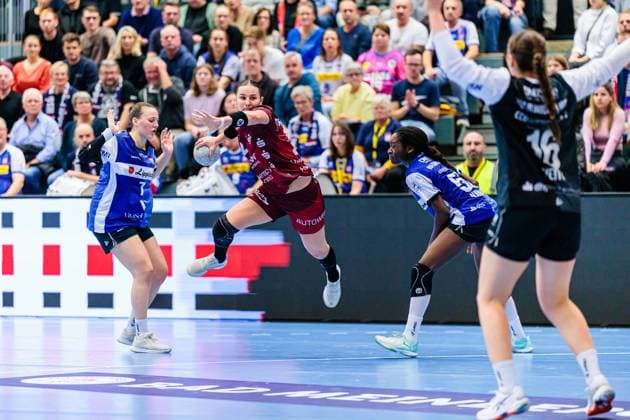 v.l. Diana Magnusdottir (HSG Blomberg-Lippe, 07), Mareike Thomaier (HSG Bensheim Auerbach, 02), Farrelle Njinkeu (HSG Blomberg-Lippe, 55), Melanie Veith (HSG Blomberg-Lippe, 16) GER, HSG Blomberg-Lippe vs. HSG Bensheim Auerbach, Handball, 1. Bundesliga Frauen, 8. Spieltag, Spielzeit 2025 2026, 08.10.2025 GER, HSG Blomberg-Lippe vs. HSG Bensheim Auerbach, Handball, 1. Bundesliga Frauen, 8. Spieltag, Spielzeit 2025 2026, 08.10.2025 Blomberg Copyright: xEibner-Pressefoto JanxRollingerx EP_JSK