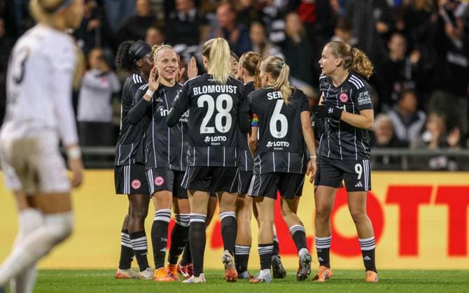 DEU, Frankfurt, Eintracht Frankfurt vs 1. FC Slovacko, UEFA Womenʼs Europa Cup, UEFA, Saison 2526, Stadion am Bretanobad, Playoffs, Hinspiel im Bild: Remina Chiba (Eintracht Frankfurt 15) erzielt das Tor zum 4:0, Jubel DFB DFL REGULATIONS PROHIBIT ANY USE OF PHOTOGRAPHS AS IMAGE SEQUENCES AND OR QUASI-VIDEO, 08.10.2025 Copyright: HMBxMedia HendrikxHamelau