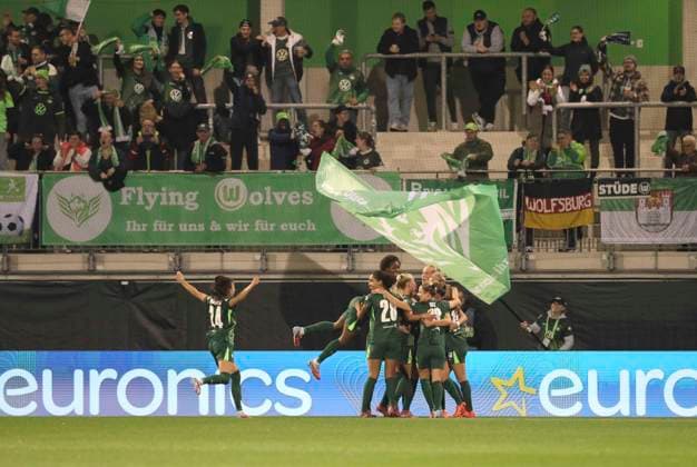 Foto : Torjubel bei den Damen aus Wolfsburg nach dem 1-0 Fussball Championsleague der Frauen Gruppenphase , 1. Spieltag am Mi. 08.10.2025 VfL Wolfsburg - Paris St. Germain