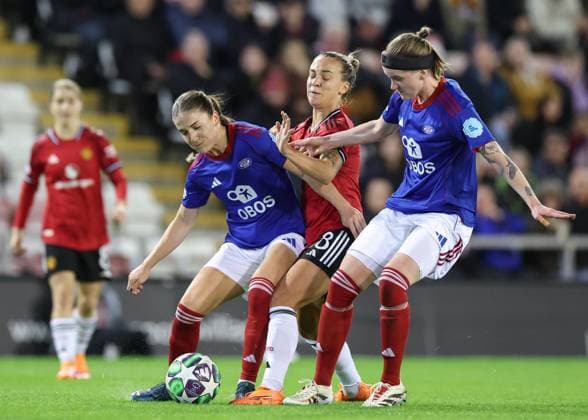 Leigh, England, 8th October 2025. Naina Inauen of Valerenga and Linn Vickius of Valerenga tackle Julia Zigiotti Olme of Manchester United, ManU during the Manchester United Women vs Valerenga Women UEFA Womens Champions League match at Leigh Sports Village, Leigh. Picture credit should read: Cody Froggatt Sportimage EDITORIAL USE ONLY. No use with unauthorised audio, video, data, fixture lists, club league logos or live services. Online in-match use limited to 120 images, no video emulation. No use in betting, games or single club league player publications. SPI_014_CF_MANCHESTER_UTD_WOMEN_V_VALERENGA_WOMEN SPI-4205-0014