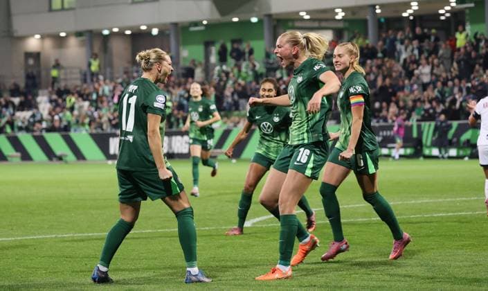 Frauen: VfL Wolfsburg vs Paris Saint-Germain Wolfsburg, 08.10.2025, Frauenfußball, Champions League, 1. Spieltag, VfL Wolfsburg vs Paris Saint-Germain, Bild zeigt: Alexandra Popp (vfL, 11) Wolfsburg