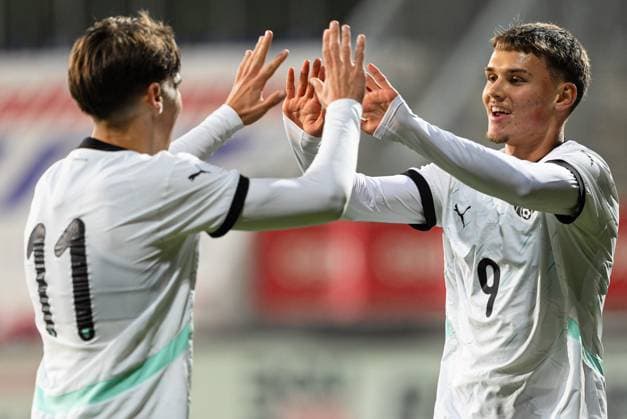 SOCCER - UEFA U17, U 17 EURO quali, AUT vs FRO WIENER NEUSTADT,AUSTRIA,08.OCT.25 - SOCCER - UEFA European Under-17 Championship 2026, qualifiers, OEFB under-17 international match, Länderspiel, Nationalmannschaft Austria vs Faroe Islands. Image shows the rejoicing of Luca Mijatovic (AUT) and Nico Berger (AUT).  GEPAxpictures xKevinxKada
