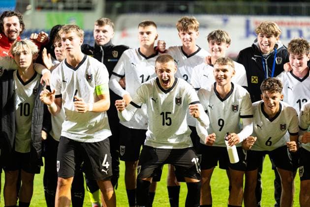 SOCCER - UEFA U17, U 17 EURO quali, AUT vs FRO WIENER NEUSTADT,AUSTRIA,08.OCT.25 - SOCCER - UEFA European Under-17 Championship 2026, qualifiers, OEFB under-17 international match, Länderspiel, Nationalmannschaft Austria vs Faroe Islands. Image shows the rejoicing of Austria after the game.  GEPAxpictures xKevinxKada