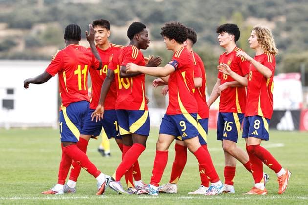 Under17 Spain team group, Mannschaftsbild, Totale (ESP), OCTOBER 8, 2025 - Football Soccer : Under17 Spain team group celebrate after Ebrima Tunkara s goal during UEFA Under-17 Championship qualifying round group 4 match between U17, U 17 Spain - U17 Andorra at the Ciudad Deportiva Los Angeles de San Rafael in Los Angeles de San Rafael, Spain. Noxthirdxpartyxsales  aflo_306357811