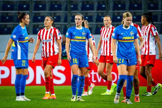 SOCCER - WCL, St.Poelten vs Atletico SANKT POELTEN,AUSTRIA,08.OCT.25 - SOCCER - UEFA Women s Champions League, SKN Sankt Poelten vs Atletico Madrid. Image shows the disappointment of Jennifer Klein, Fanni Nagy and Sarah Gutmann (St.Poelten).  GEPAxpictures xKevinxHackner