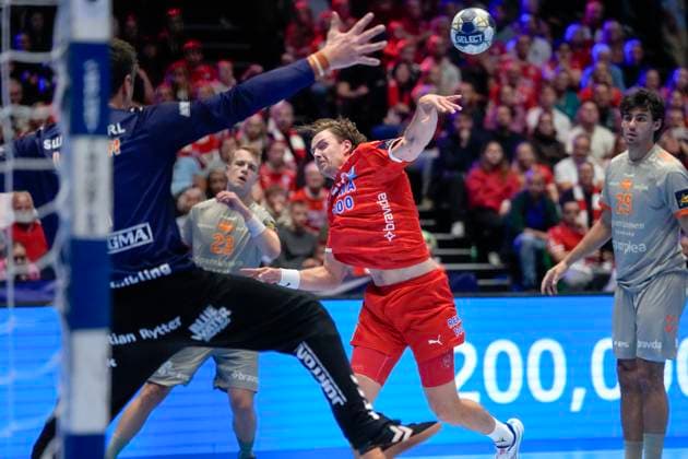 Handball, Champions League Kolstad Aalborg Trondheim 20251008 Kolstads Sigvaldi Gudjonsson during the Champions League handball match between Kolstad and Aalborg in Trondheim Spektrum Photo Ole Martin Wold NTB Trondheim Norway EDITORIAL USE ONLY RESTRICTED USE FOR BETTING COMPANIES  Copyright: xOlexMartinxWoldx xNTBx
