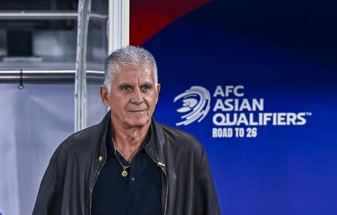 QATAR V OMAN-2026 FIFA World Cup, WM, Weltmeisterschaft, Fussball ASIAN QUALIFIER PLAYOFFS Oman head coach Carlos Queiroz looks on prior to the FIFA World Cup 2026 AFC Asian qualifiers playoffs group A match between Qatar v Oman at Jassim Bin Hamad Stadium in Doha, Qatar, on October 8, 2025. DOHA Qatar Copyright: xNOUSHADx