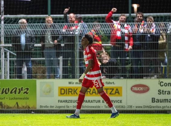 Fußball, Herren, Saison 2025 2026, Testspiel, FSV 63 Luckenwalde - 1. FC Union Berlin, Yann Megaptche (1. FC Union Berlin) Jubel nach Tor zum 0:3, 08.10. 2025, Copyright: xMatthiasxKochx
