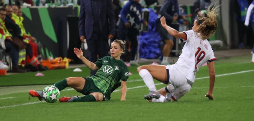Frauen: VfL Wolfsburg vs Paris Saint-Germain Wolfsburg, 08.10.2025, Frauenfußball, Champions League, 1. Spieltag, VfL Wolfsburg vs Paris Saint-Germain, Bild zeigt: Svenja Huth (VfL, 10) Wolfsburg