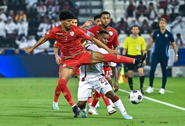 QATAR V OMAN-2026 FIFA World Cup, WM, Weltmeisterschaft, Fussball ASIAN QUALIFIER PLAYOFFS Assim Madibo (R) of Qatar and Issam Alsabhi of Oman in action during the FIFA World Cup 2026 AFC Asian qualifiers playoffs group A match between Qatar v Oman at Jassim Bin Hamad Stadium in Doha, Qatar, on October 8, 2025. DOHA Qatar Copyright: xNOUSHADx